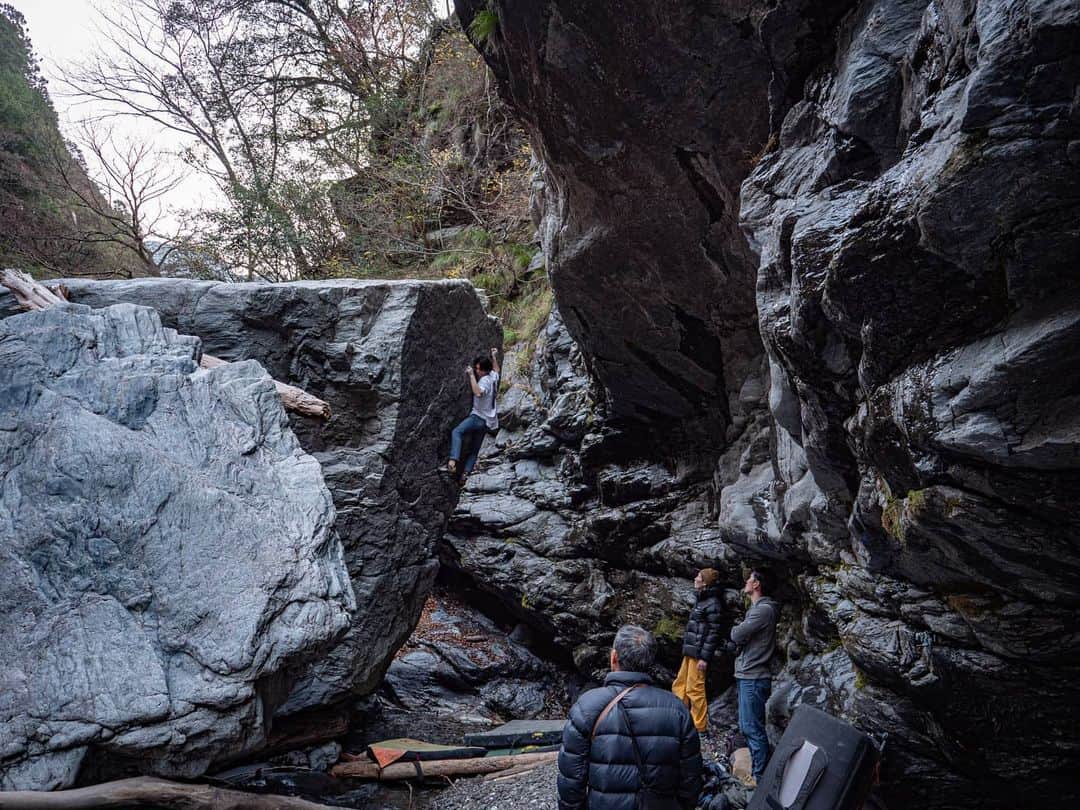 中島徹さんのインスタグラム写真 - (中島徹Instagram)「problem: Roid V9 climber: @tacata_tottori  location: Tokushima」12月18日 17時35分 - saruzaemon9