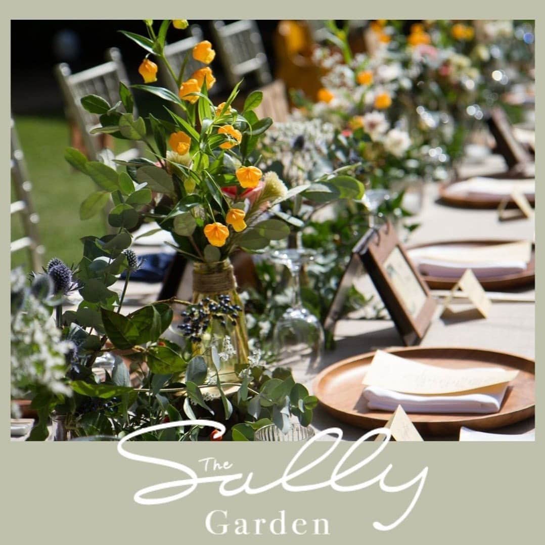 The Sally Garden（ザ サリィガーデン）さんのインスタグラム写真 - (The Sally Garden（ザ サリィガーデン）Instagram)「. . ガーデンでの会食には ナチュラルな木のお皿と お気に入りの花を飾って . 晴れた空での ガーデンウエディング  . . ・。*・。*・。*・。*・。*・。*・ . 🏠公式ホームページは @the_sally_garden のURLから💕 ☞http://sally-garden.jp/ . お気軽にお問い合わせ下さい！ . ． ・。*・。*・。*・。*・。*・。*・ サリィ"５大"おすすめPOINT👰♡ ・。*・。*・。*・。*・。*・。*・ . （１）完全貸切ウエディング🏠💕 . 鮮やかな緑と光が包む。 別荘に友人や家族を招くようにリラックスできる空間 . ┈┈┈┈┈┈┈┈┈┈┈┈┈┈┈┈┈┈┈ （２）360度ゲストを囲むガーデン挙式🌿 . 憧れのガーデン挙式と 人気のラスティックウェディングが叶う . ┈┈┈┈┈┈┈┈┈┈┈┈┈┈┈┈┈┈┈ （３）ゲストの喜びが鍵になる👰🤵✨ . ふたりの想いやイメージを汲み取り、 おもてなしのプロとしてチームサリィが 一丸となり理想のウエディングを創り上げます。 . ┈┈┈┈┈┈┈┈┈┈┈┈┈┈┈┈┈┈┈ （４）笑顔が広がる美食🍽💕 . 幅広い年齢層から支持される美食 お箸で年配ゲストも食べやすい気配りも。 . ┈┈┈┈┈┈┈┈┈┈┈┈┈┈┈┈┈┈┈ （５）アクセス🚘🌟 . 最寄り駅から5分!! 国道50号線付近にあり各方面から訪れやすい。 . ・。*・。*・。*・。*・。*・。*・ #ザサリィガーデン  #栃木結婚式 #花嫁diyレポ #ラスティックウエディング #挙式レポ #挙式ヘアメイク #ガーデン挙式 #挙式入場 #セレモニースタイル #セレモニーコーデ #挙式スタイル #挙式演出 #結婚式場 #ウエディングレポート #ガーデンウエディング #ナチュラルウエディング #gardenwedding #naturalwedding #プラコレ #Dressy花嫁 #ゼクシィ2020 #2020秋婚 #2020冬婚 #2021春婚 #2021夏婚」12月18日 17時28分 - the_sally_garden