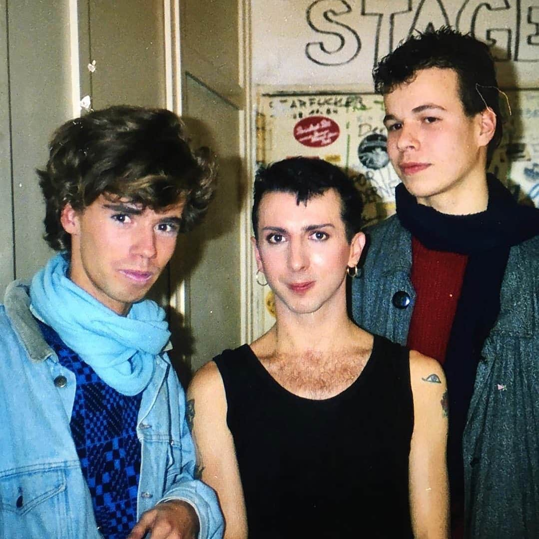 ルッツさんのインスタグラム写真 - (ルッツInstagram)「look what came up this morning 😎 Wolfgang and me backstage with Marc Almond after a concert at @zechebochum ..no idea who my hairstylist was at the time hehe 😜 but the scarf was from @benetton 🌈 ⚡️ Marc Almond did save my life multiple times over- listening to Soft Cell made me feel alive 💥and dangerous 👻- I know it’s hard to tell from my stylistic choices here but beneath the pale blue colour palette was a whole rainbow waiting to burst out 👽😈🌈🖤🤩😎💥☄️.. and the Torch 12“is still the absolute best  - - #marcalmond #softcell #wolfgangtillmans #lutzhuelle #bighairdontcare #hairinspiration」12月18日 17時36分 - lutz_huelle_paris