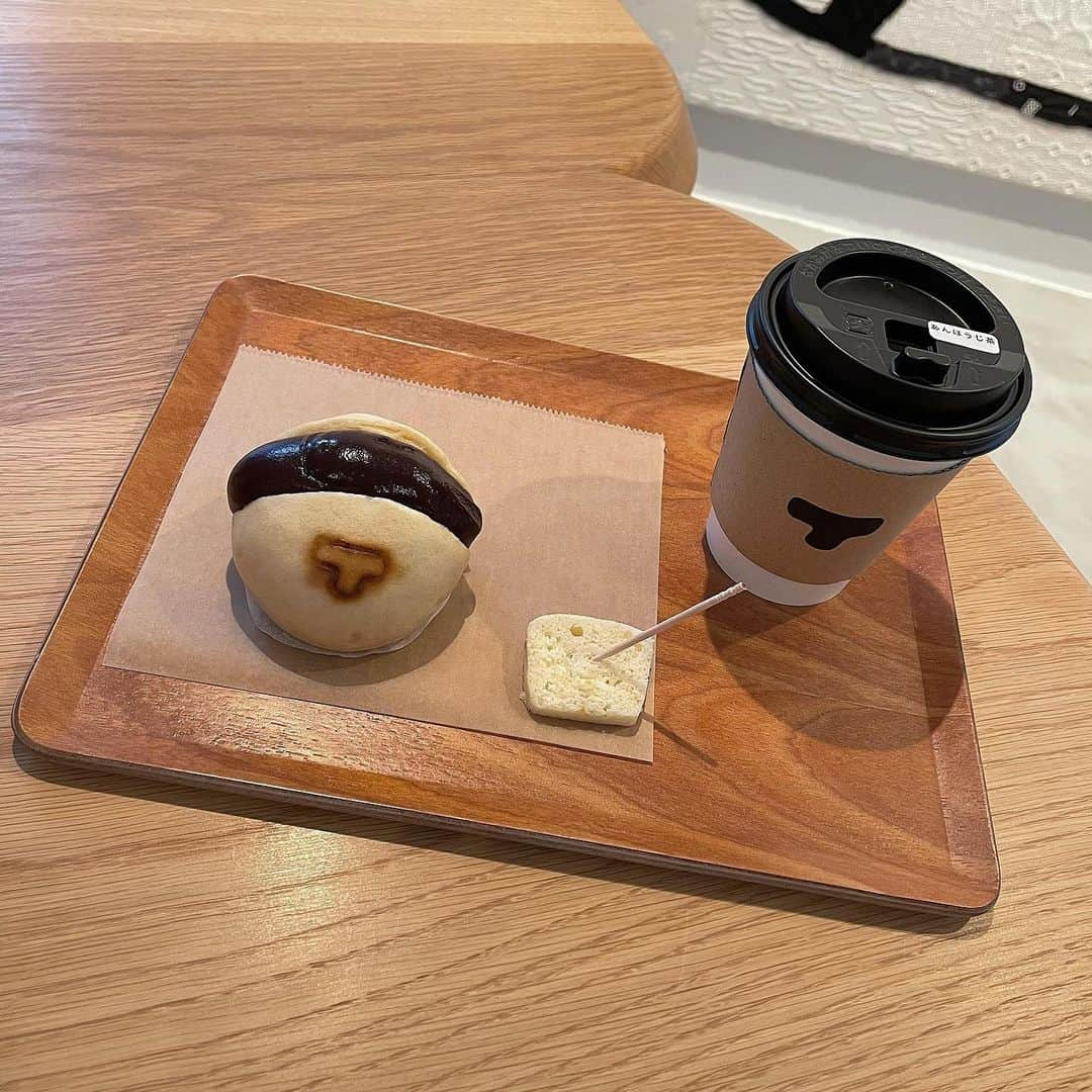 斉藤優里さんのインスタグラム写真 - (斉藤優里Instagram)「@torayacafe ☕️﻿ ﻿ あんばん　もちもちで餡も濃厚すぎなくて﻿ ペロッと食べられました🎠🤍﻿ あんほうじ茶は北青山店限定だったので...﻿ 限定ものに弱い（笑）﻿ ﻿ ﻿ ﻿ #斉藤優里 #ゆったん﻿ #たんたんたんゆったんたん( •ㅈ• ) ﻿ #とらや #とらやカフェ #カフェ」12月18日 17時48分 - yuuri_3ito