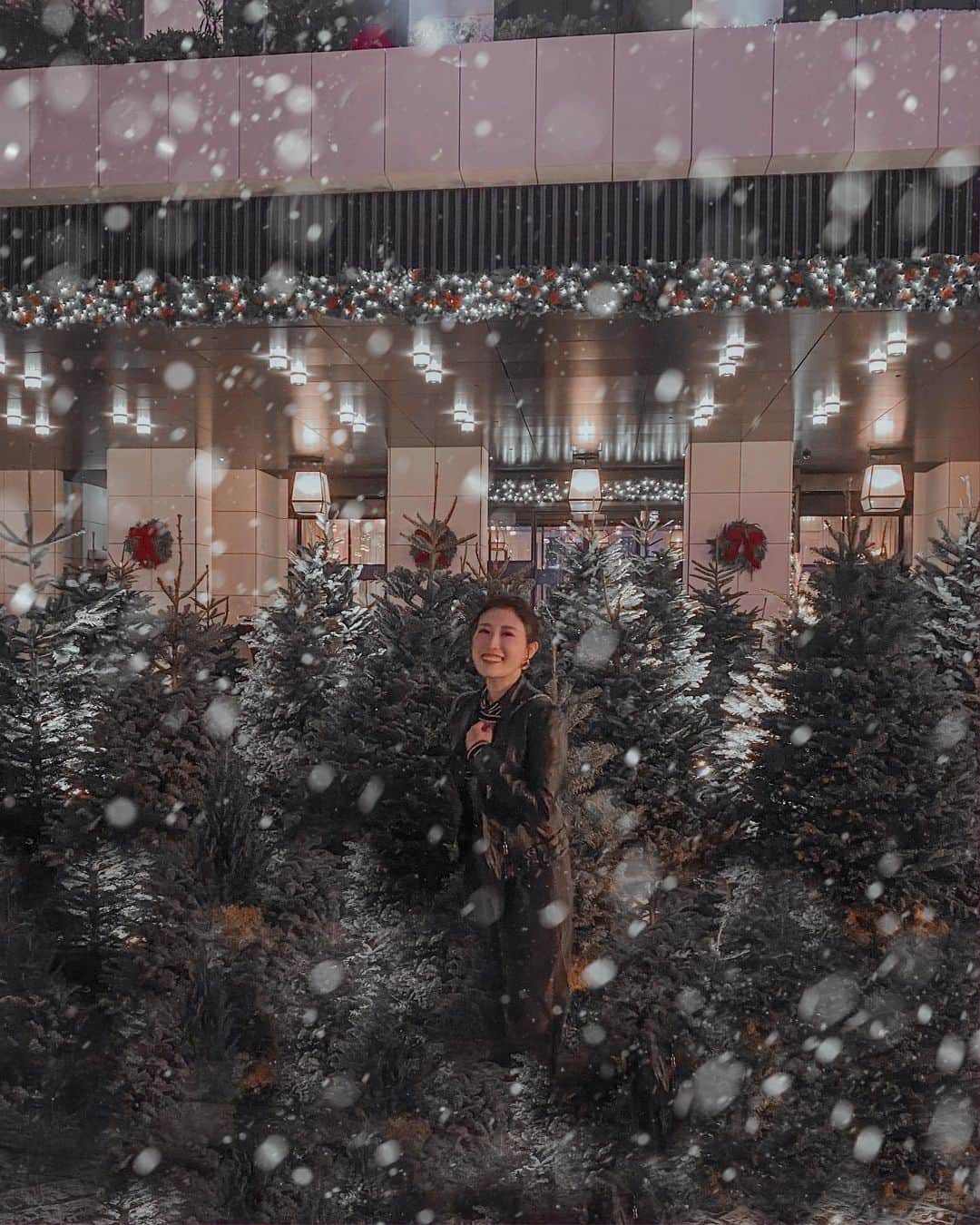 LIKARANAIさんのインスタグラム写真 - (LIKARANAIInstagram)「𝕆𝕟𝕝𝕪 𝟙 𝕨𝕖𝕖𝕜 𝕦𝕟𝕥𝕚𝕝 ℂ𝕙𝕣𝕚𝕤𝕥𝕞𝕒𝕤❄️ 。 。 。 。 。 。 #hongkong #homekong #hkhotel #rosewoodhongkong #christmasiscoming #createyourlight #christmasdecor #香港 #香港旅行 #香港旅 #hongkonginsta #discoverhongkong #hongkongart #instahk #hongkongphoto #timeouthongkong #hkig #likeforlikes #shoutout #コメント返し #lightroom #lightroompresets #lightroom調色 #hkblogger #写真好きな人と繋がりたい #カメラ女子 #カメラ好きな人と繋がりたい #メリークリスマス #クリスマス」12月18日 17時54分 - likaran