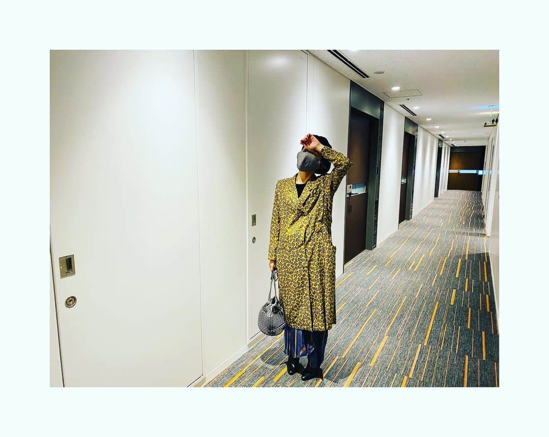 Superflyさんのインスタグラム写真 - (SuperflyInstagram)「デコのテカリを抑えてる。 打ち合わせであった。 いいエネルギーをもらったー。」12月18日 17時56分 - superfly_shiho