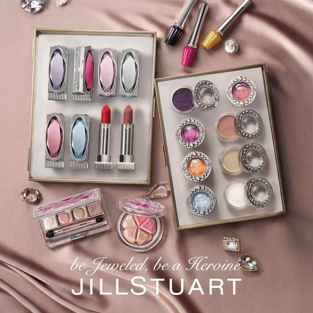 JILLSTUART BEAUTYさんのインスタグラム写真 - (JILLSTUART BEAUTYInstagram)「JILL STUART Spring collection . 1月8日(金)発売 《12月25日(金)より予約受付開始》 ～be Jeweled, be a Heroine～ . 2021年春のジルスチュアートは、 色とりどりに輝く宝石のようなメイクアップアイテムで あなたを唯一のヒロインに格上げするスプリングコレクション。 . ジュエリーを選ぶような感覚で、カラーを選んで。 最高の幸福感と自信を味方につけて。 . #jillstuart #jillstuartbeauty #ジルスチュアート #2021springcollection #スプリングコレクション #ルージュリップジュエルジェミーサテン #ブルームミックスブラッシュコンパクト #アイジュエルデュー #アイジュエルデューライナー #エターナルクチュールアイズ #宝石リップ #ジルスチュアートリップ」12月18日 18時00分 - jillstuartbeauty