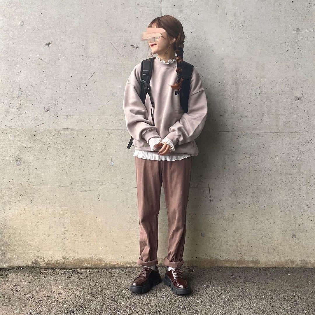 R i R y (リリー)さんのインスタグラム写真 - (R i R y (リリー)Instagram)「『 @_y_u_k_i_e_ さんによる #GU購入品🤎』　　  どのアイテムも可愛すぎるのに全て3000円以下🌿 合わせ方も素敵で参考になります💓  Photo by﻿ @_y_u_k_i_e_ ✴︎---------------✴︎---------------✴︎﻿ ﻿ ▶▶Instagram・Twitter・TikTokで掲載する写真を募集中📸﻿ カワイイ写真が撮れたら、@velle.jp をタグ付けするか、ハッシュタグ #velle_jp をつけて投稿してみてね♪﻿ ﻿ velle編集部と一緒にカワイイで溢れるvelleを創っていこう😚🤍  ✴︎---------------✴︎---------------✴︎﻿ #gu #guコーデ #ジーユー購入品 #ジーユー #ジーユーコーデ #ワントーンコーデ #ブラウンコーデ #低身長コーデ #grl #グレイル #レイヤードコーデ #ケーブルコクーンカーディガン﻿ #オーバーサイズハイネックニットチュニック﻿ #オーバーサイズスウェットプルオーバー﻿ #コクーンシルエットジーンズ #冬コーデ」12月18日 18時05分 - velle.jp