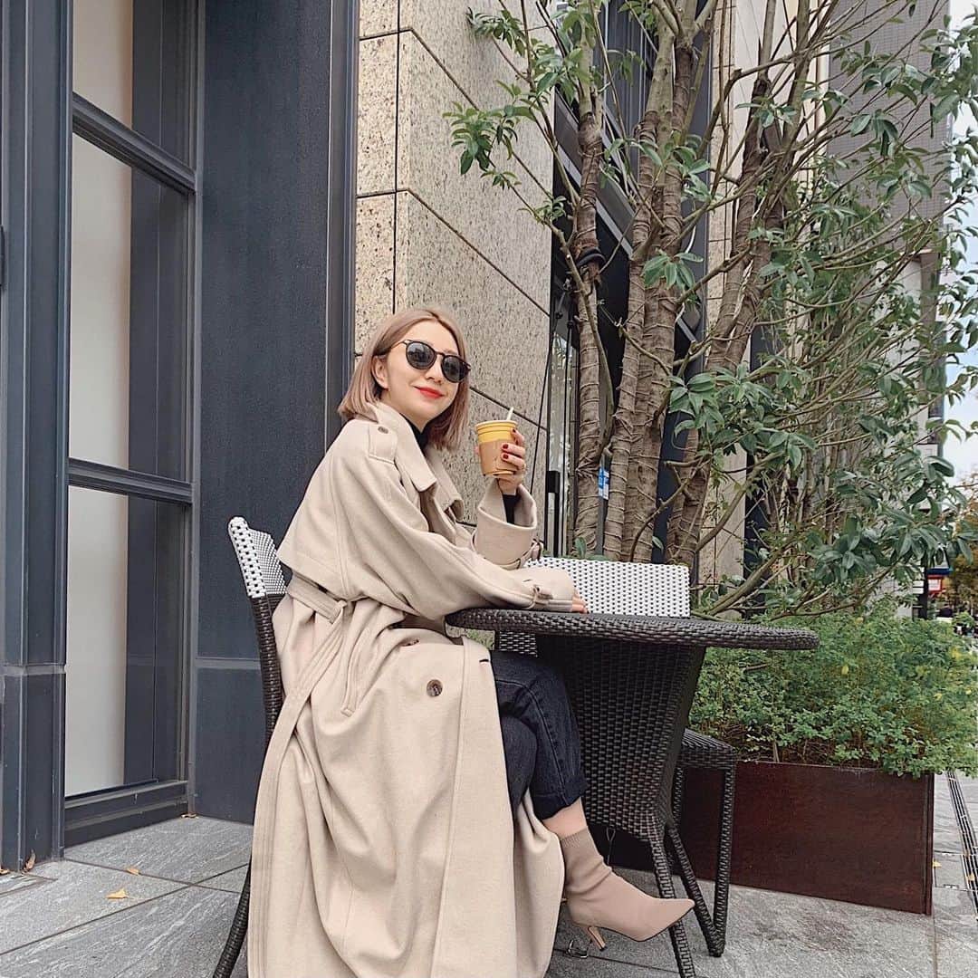 松尾 瞳のインスタグラム：「☕️🌿  人が多いところにはあまり行きたくないのでずっと近所にいる😇メイベリンのマットインク、前にも載せたけどほんとにマスクしてても落ちないよ💄」