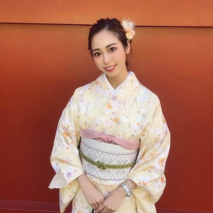 のインスタグラム：「さら姉と浅草⛩👘 淡い色の着物初めてで新鮮🥰 . . . #神戸　#セレッソ大阪応援ナビゲーター #関西　#インフルエンサー　#お洒落さんと繋がりたい　#美容　#エステ　#神戸女子 #女子大生 #セレッソ大阪　#セレサポ　#セレ女　#jリーグ　#model #関西モデル　#スポーツ女子　#空手　#器械体操　#空手女子　#jリーグ　#jリーグ好きな人と繋がりたい #浅草　#着物　#浅草着物レンタル #浅草食べ歩き #浅草　#東京　#東京観光」