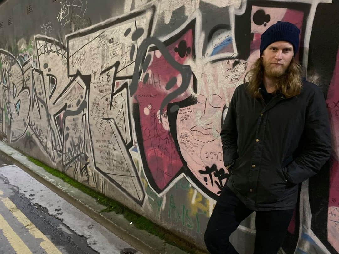 The Lumineersのインスタグラム：「I (@wesleyschultz) just added the song “Sweet Dreams” - @eurythmicsmusic  to our playlist.  I think a great song can cut through age groups and personality types. This is one of those songs where when you hear it, you’re reminded of how brilliant it is. Out in the Catskills, we took Lenny on so many “car-drives” as he called them.  And one day this came on the radio.  The next he said, “play sweet dreams are made of these SONG!”. When a 2 year old gets it after one listen, and it’s not a song for children (like certain songs he asks for that numb the mind), you’ve done something special as a songwriter.  Also Annie Lennox’s voice is truly badass.」