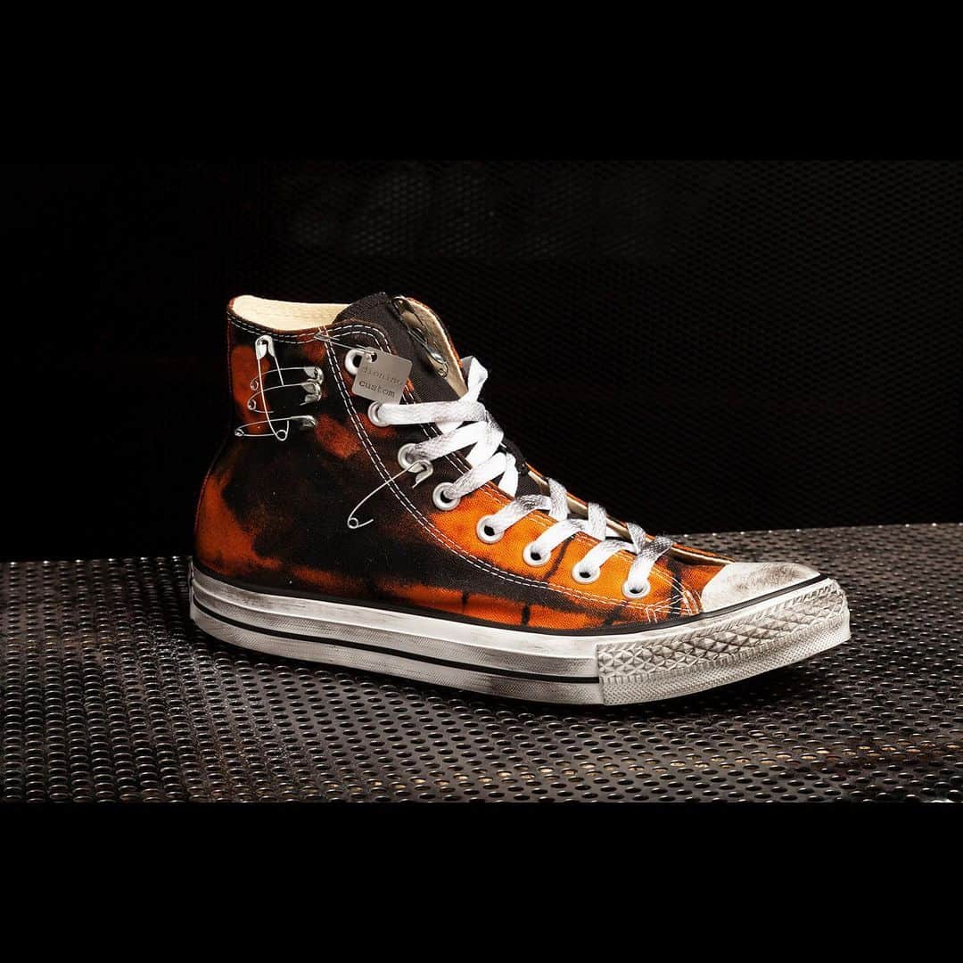 ディオニソのインスタグラム：「Converse All Star custom: Punky Bleach #converse #converseallstar #punk #sneakerholics #sneakers #sneakersaddict #sneakerhead #hype」