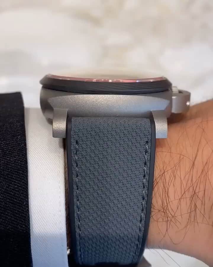 パネライのインスタグラム：「Check out this beautiful combination on the brand new #Panerai #PAM1099 Luna Rossa Tourbillon limited to only 36 pieces. As with a lot of the Americas Cup pieces this features red accents to go along with the dark case and bezel.   If you look closely you will see all of the text is actually etched onto the crystal. While it’s not shown here the back features an etching of the Luna Rossa on the sapphire crystal.   What do you think?  Video by good buddy @estebanzino #ComeBackToHouston 😆」