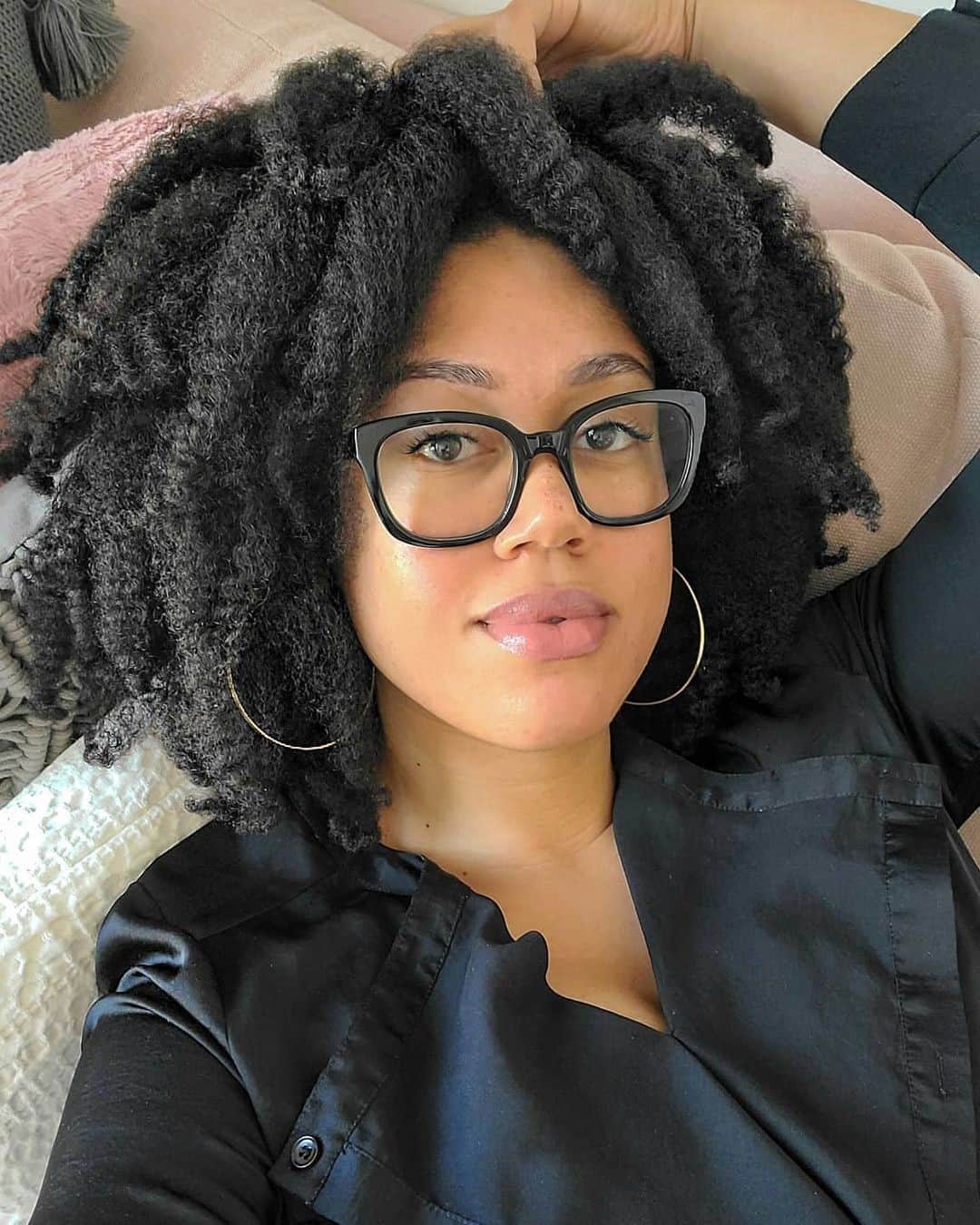 Warby Parkerのインスタグラム：「@thatschelsea stuns wearing Aubrey in Jet Black 🤩 Check out more of our favorite tags in our Frame Crush Friday story!」
