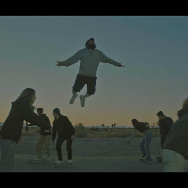 デヴィッド・ゲッタのインスタグラム：「The Music Video of #Dreams is OUT NOW!! Starring @whoislanie & @doggface208 🙌🏼🙌🏼🙌🏼🙌🏼 📲 link in bio our biggest #futurerave record with @mortenofficial」