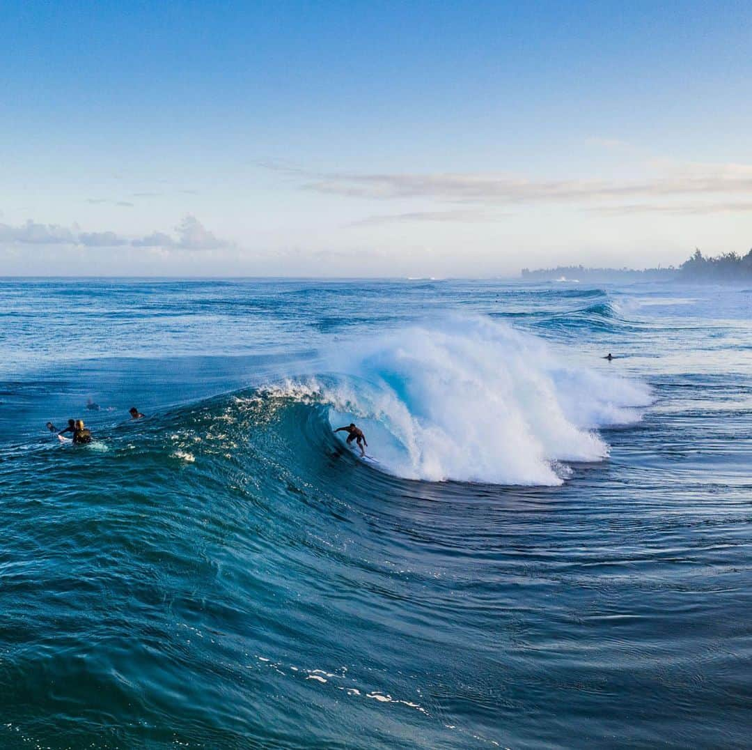 ミシェル・ボレーズのインスタグラム：「Not a good  day for me yesterday ! I struggled to find a back up . Hard conditions but it’s part of the game...let’s focus on sunset now 👊🏽 📷 @tallteef」