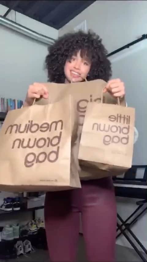 Bloomingdale'sのインスタグラム：「Those Big Brown Bag(s) of happiness! 🥰🛍️ Which @sofiawylie look is your fave?」