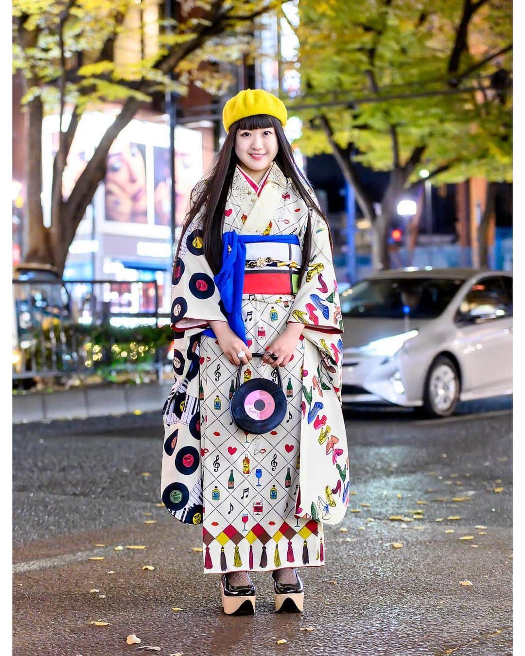 Harajuku Japanさんのインスタグラム写真 - (Harajuku JapanInstagram)「20-year-old Japanese student Merica (@_mericaaaaaa_) on the street in Harajuku wearing a kimono with a modern pop print and color block obi by Tsumori Chisato, a Memnon vinyl record handbag, and Vivienne Westwood rocking horse shoes. She was also wearing a face mask by Harajuku art label Erostika, but she took it off for the photos. Swipe left to see a shot of her colorful obi!!」12月19日 5時20分 - tokyofashion