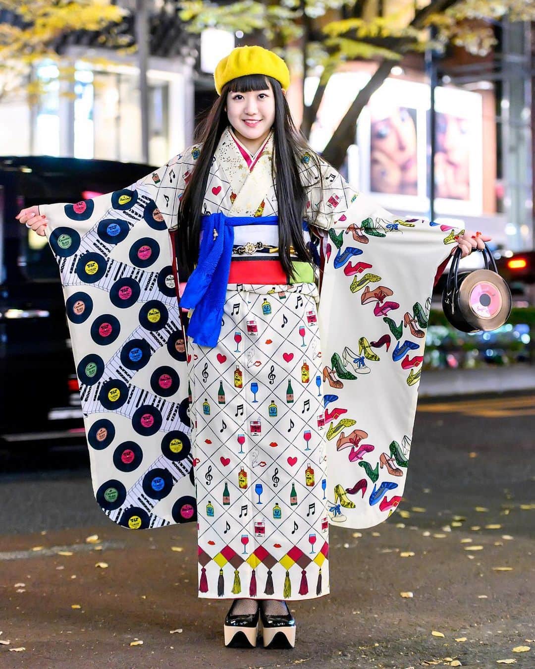 Harajuku Japanさんのインスタグラム写真 - (Harajuku JapanInstagram)「20-year-old Japanese student Merica (@_mericaaaaaa_) on the street in Harajuku wearing a kimono with a modern pop print and color block obi by Tsumori Chisato, a Memnon vinyl record handbag, and Vivienne Westwood rocking horse shoes. She was also wearing a face mask by Harajuku art label Erostika, but she took it off for the photos. Swipe left to see a shot of her colorful obi!!」12月19日 5時20分 - tokyofashion