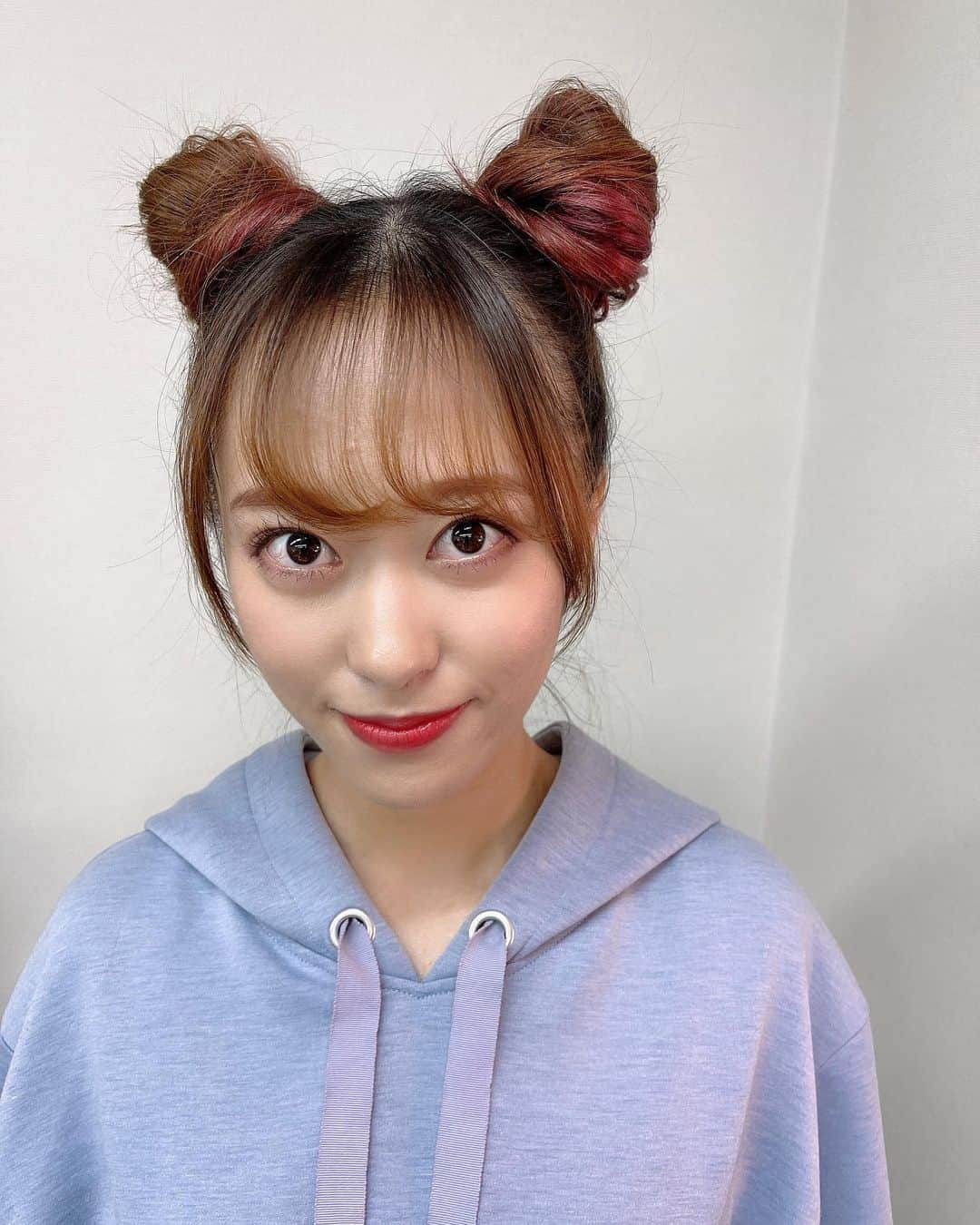 生田衣梨奈さんのインスタグラム写真 - (生田衣梨奈Instagram)「♥小田さくらちゃんヘアアレンジ♥﻿ ﻿ 小田さくらのお団子ヘア初披露♥﻿ えりしか持ってない写真でございますよ笑笑﻿ ﻿ いいね宜しくお願いします❤﻿ ﻿ ﻿ #morningmusume20 #モーニング娘20﻿ #helloproject  #顔面国宝﻿ #えりぽんかわいい #アイドル﻿ 存在が #インスタ映え #かわいい﻿ #Love #beauty﻿ #followme #makeup﻿ #Instagram #生田衣梨奈のVSゴルフ﻿ #메이크업 #얼스타그램﻿ #ig_Japan #팔로미﻿ #フォロー歓迎 #ootd﻿ #小田さくら #ヘアアレンジ﻿ #ELEYVSGOLF  #嬉しい﻿ #いいね #写真﻿ #IDOL #골프﻿ #SELFIE #셀카」12月18日 20時49分 - erina_ikuta.official