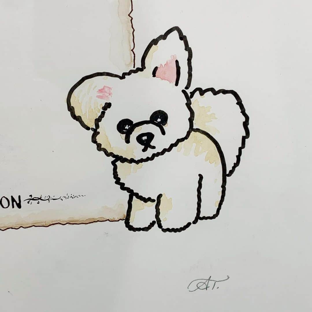 チャン・リーメイさんのインスタグラム写真 - (チャン・リーメイInstagram)「カリグラフィーのプロフェッサーでもある母の作品✨ ✴︎ ２年に1回開催される中野の日本ヴォーグ本社の展示会に出展中です。 ✴︎ 今年の作品は、私の長年の念願でもあった ”犬の十戒”✨🐶✨ ✴︎ 犬と人生をを過ごす人であれば、 ✴︎ 必ず心に刻みたい、 ✴︎ わんことの10の約束✨🐶 ✴︎ 作品の前に立った時は、 ✴︎ 感動して、なんだか涙ぐんでしまいました🥺✨ ✴︎ 我が母の作品ながら、愛に溢れていて、とても良い作品☺️ ✴︎ 作品の右下にはボーちゃんもいます＾＾ ✴︎ 展示は来週の月曜日まで👀 ✴︎ もしお近くにいらっしゃる際は立ち寄ってみてくださいネ🤗 ✴︎ その後はとある場所に飾られるようです🤫楽しみぃ💓 ✴︎ ✴︎ ✴︎ （作者以外の方は作品の撮影禁止だそうですのでご注意くださいませ） ✴︎ #thetencommandmentsofdogownership  #犬の十戒 #カリグラフィー展 #ヴォーグ本社 #日本ヴォーグ社」12月18日 20時55分 - limeichiang