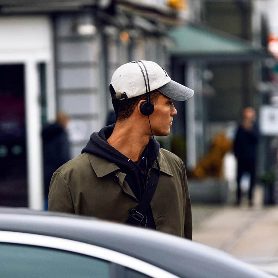AIAIAIのインスタグラム：「Tracks are back. Get yours now.  📷: @themisspopo」