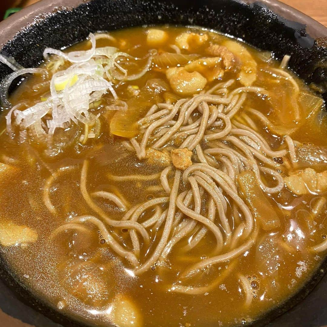 柊みずほさんのインスタグラム写真 - (柊みずほInstagram)「. . . 食べたいか食べたくないかでいくと めちゃめちゃに食べたい。 明け方に食べるカレーそばが恋しいです。 . カレー、大好きだな？ って最近自覚しました。 #北海道 #道産子 #カレー #スープカレー #徹夜明けにしみるやつ #恋しい #久しくしてない気がする #二日酔いにはスープカレー #液キャベさんにもお世話になってる #そろそろお世話になりたい #そんな気持ち #飲兵衛 #酒飲みの大食い #カレーそば #本当はカレーうどんがすき #カロリー気にして #遠慮がちのそば #美味しかった #俳優 #女優 #モデル #タレント #フォロワー募集中 #フォローミー #食いしん坊 #いっぱい食べる君が好き」12月18日 21時11分 - hirg_mzh