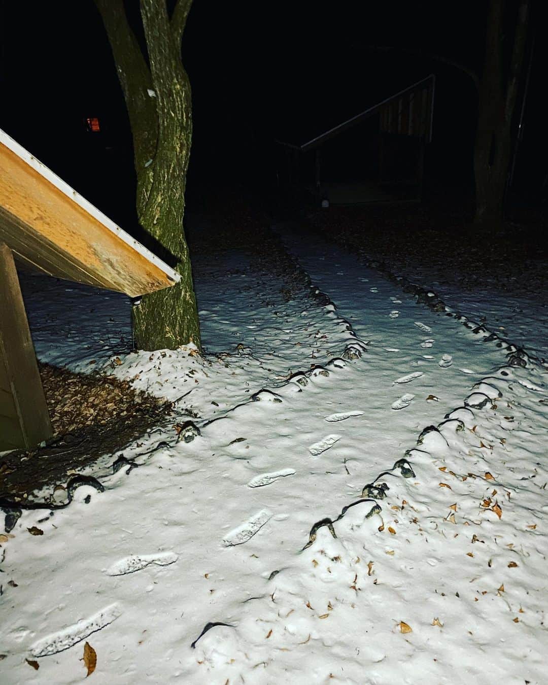 遠山正道さんのインスタグラム写真 - (遠山正道Instagram)「北軽に着いたら、なんと雪。」12月18日 21時12分 - masatoyama