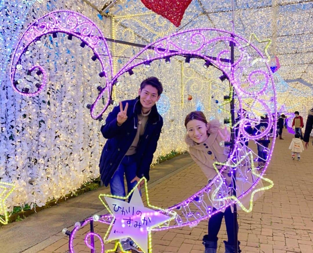 須藤駿介さんのインスタグラム写真 - (須藤駿介Instagram)「. 本日で年内の生中継が一応終了となりました！ 永見先輩と中継コンビとして県内をトリップしてきましたが、皆様楽しんで頂けましたか？？😂  誠に勝手ながら 少しずつではございますが永見先輩の(テクニカルな)喋りに追いつき、息の合った雰囲気でお届けできたのではと思っております。。 (もっと私の喋りを鍛えないとですが...笑)  そして、 年内最後の生中継のお相手は 1つ先輩の鳥越アナ！ 伊豆フルーツパークから生中継でしたが、 年齢も近いのでこれまたわちゃわちゃストロベリーグッド！？な中継だったと思います。笑  ど緊張から 苦手意識の高かった中継が 今ではこんなにも楽しいんだと思えるようになっただけでも 私の中では大きな前進です！🔥 . 生中継の再開は来年1月8日(金)の予定となっております。 また、懸命に頑張ります💪  #まるごと #金曜日 #生中継 #永見佳織  先輩 #鳥越佳那  アナ #須藤駿介 #生中継はまた来年です #御殿場時之栖 #伊豆フルーツパーク  ストロベリーグッドは本日の中継で生まれた 鳥越さんの新たな食リポです笑」12月18日 21時19分 - sudo_shunsuke
