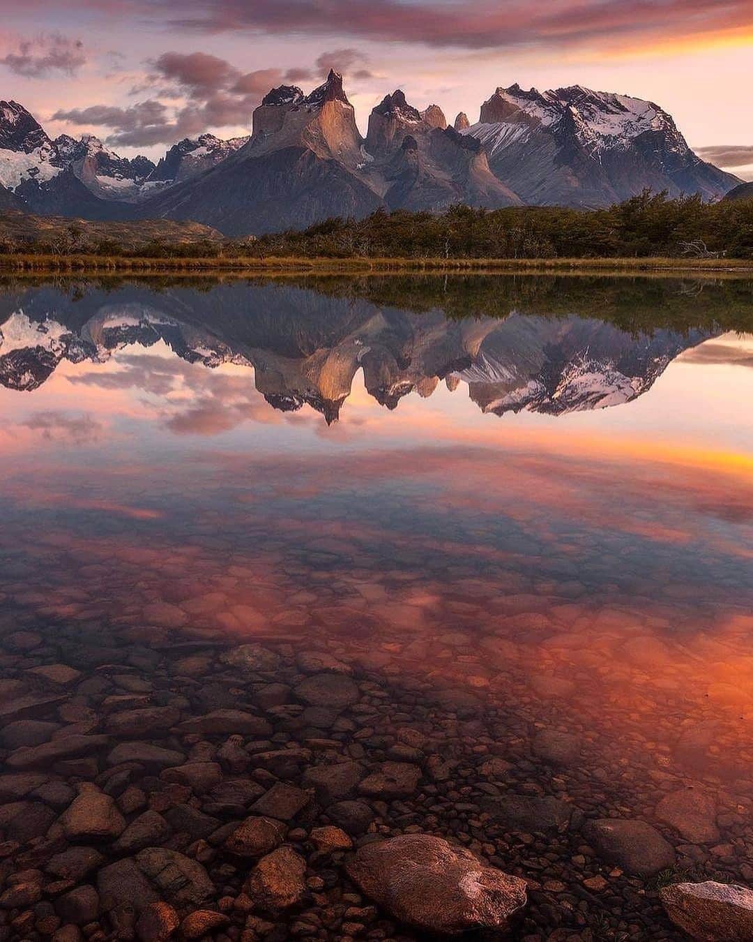 Live To Exploreさんのインスタグラム写真 - (Live To ExploreInstagram)「Patagonia, South America  Video by @iuriebelegurschi  Have you been here?」12月18日 21時20分 - welivetoexplore
