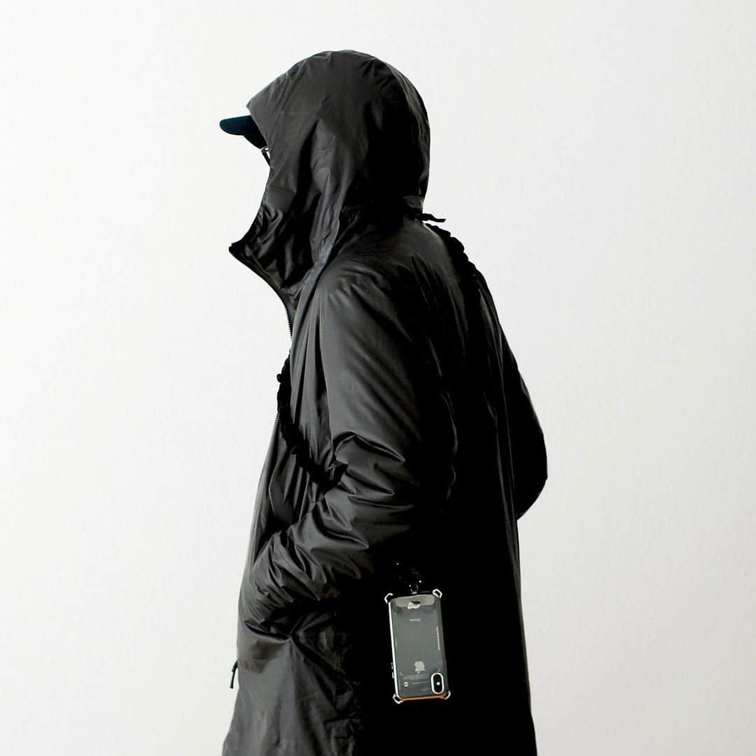 のインスタグラム：「_ ［#10倍ポイント開催中！］ ARC'TERYX VEILANCE / アークテリクス ヴェイランス "Monitor IS SL Coat Mens" ¥143,000- _ 〈online store / @digital_mountain〉 https://www.digital-mountain.net/shopdetail/000000012783/ _ 【オンラインストア#DigitalMountain へのご注文】 *24時間受付 *15時までご注文で即日発送 *1万円以上ご購入で送料無料 tel：084-973-8204 _ We can send your order overseas. Accepted payment method is by PayPal or credit card only. (AMEX is not accepted)  Ordering procedure details can be found here. >>http://www.digital-mountain.net/html/page56.html  _ #ARCTERYXVEILANCE #ARCTERYX #VEILANCE #アークテリクスヴェイランス #アークテリクス _ 本店：#WonderMountain  blog>> http://wm.digital-mountain.info _ 〒720-0044  広島県福山市笠岡町4-18  JR 「#福山駅」より徒歩10分 #ワンダーマウンテン #japan #hiroshima #福山 #福山市 #尾道 #倉敷 #鞆の浦 近く _ 系列店：@hacbywondermountain _」