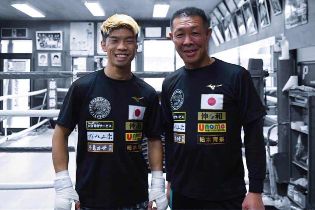 田中恒成のインスタグラム：「・ 公開練習（zoom） 次戦用Tシャツ  あと2週間。 過去最高の練習、調整、チームワーク。  減量苦どっか行った。 絶好調‼︎‼︎  #大晦日 #史上最高の日本人対決 #四階級王者 #三階級王者」