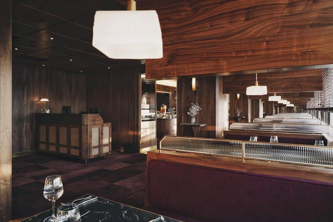 言身寸 in Tainan, Taiwanさんのインスタグラム写真 - (言身寸 in Tainan, TaiwanInstagram)「- @provintia_hotel #天下大飯店 #圓頂西餐廳 - Design @skillabilitydept #本事空間製作所 - Lighting @undercurrentobject #伏流物件  - 2020.12.18 #taiwan #tainan #design #interiordesign #台灣 #台湾 #台南 #設計 #建築写真 #旅館設計 #設計事務所 #商店建築」12月18日 21時43分 - kukud83