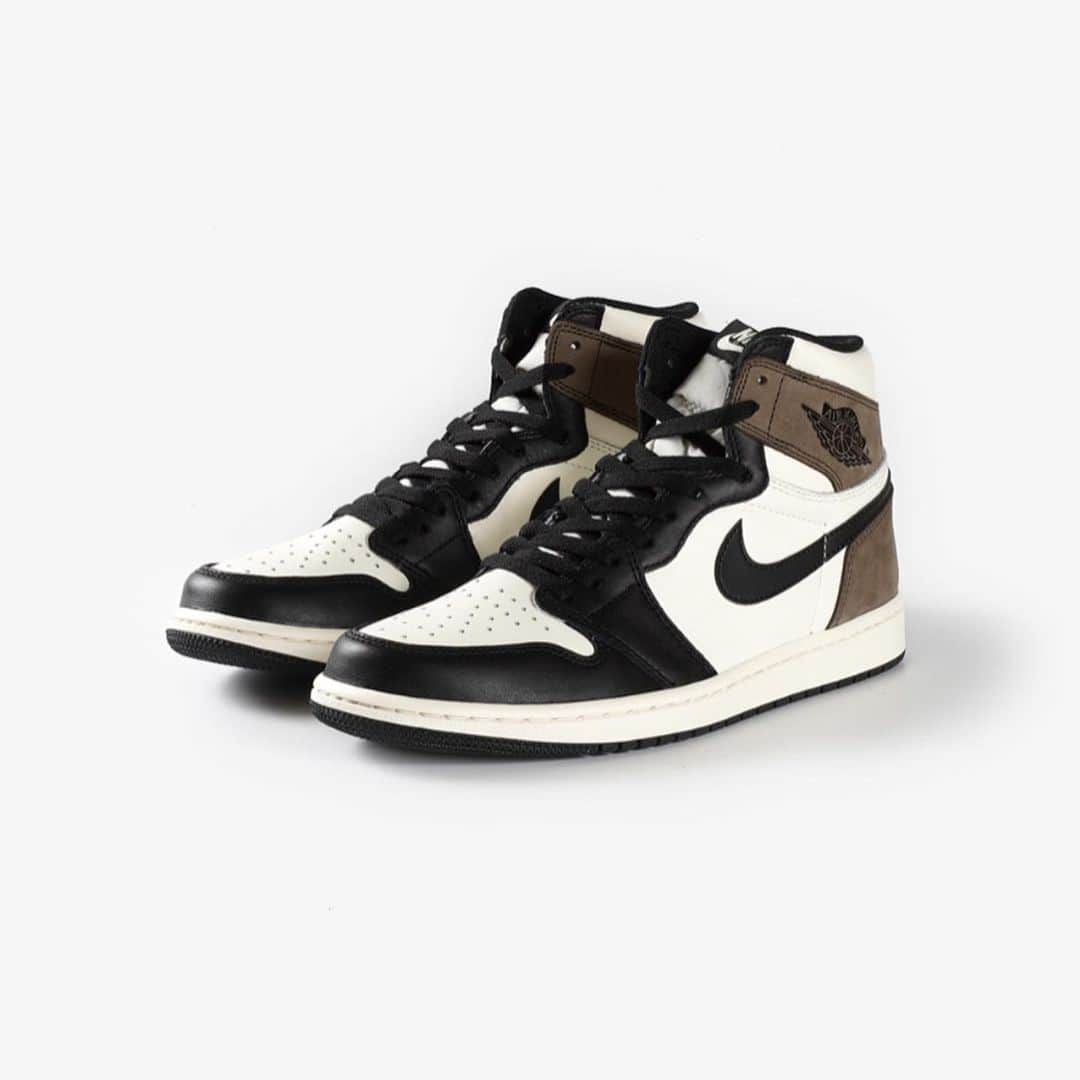KICKS LAB. [ Tokyo/Japan ]のインスタグラム：「NIKE l "AIR JORDAN 1 RETRO HIGH OG DARK MOCHA" l Available in Store and Online Store. #KICKSLAB #キックスラボ」