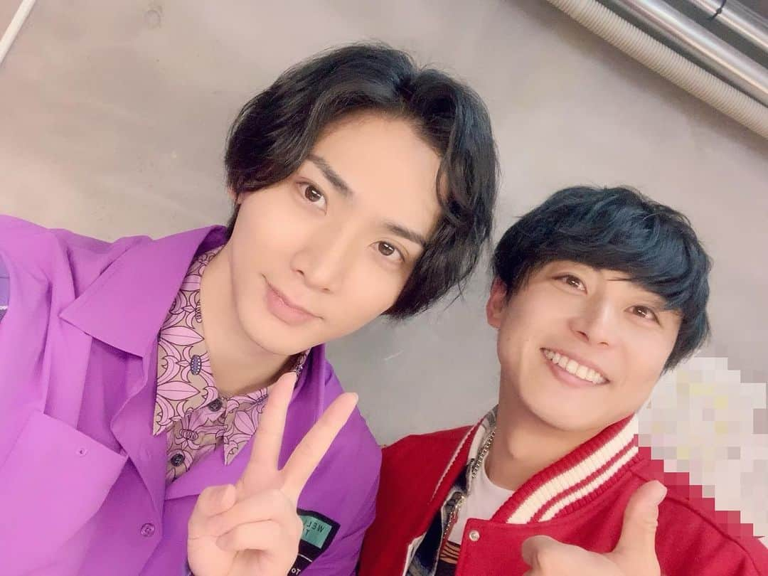 上田悠介さんのインスタグラム写真 - (上田悠介Instagram)「マサル×ケンタ 校條拳太朗×上田悠介 ver 上田のマサルの相手役はめんちゃんオンリーだったので、ある意味しっかりミーティングできたりしました。 共演作パロを1回目にも2回目にも入れ込められたのは楽しかったなあ。笑  #俳優 #役者 #アニメ #ミュージカル #actor #animation #anime #japan #japanese #handsome #follow #me #tokyo #smile #instafollow #男前 #イケメン #かわいい #懐かしい写真 #校條拳太朗  #上田悠介 #ホテルアヴニール2020」12月18日 22時02分 - yskued0402