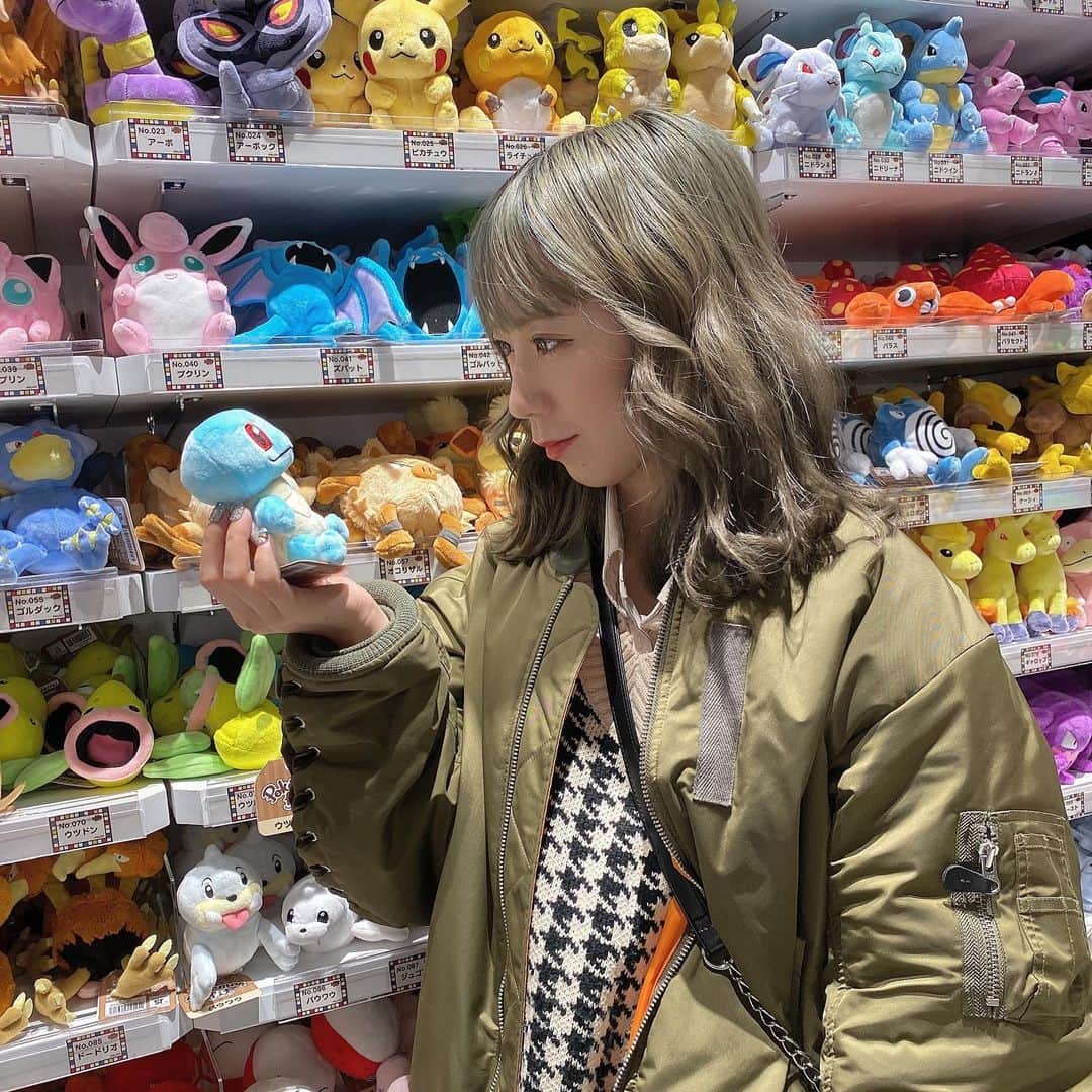 杉山優華のインスタグラム：「💧💧💧 . . . . 何回もポケモンセンターに吸い込まれる🥵」