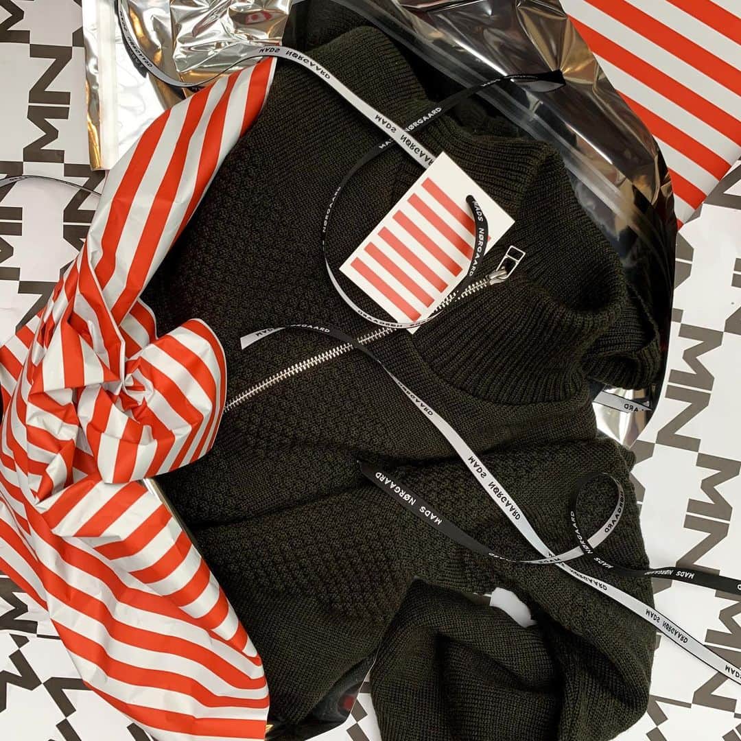 マッツノーガードのインスタグラム：「Our 'Klemens' knit is a Nørgaard classic and we hope to see a few under your Christmas trees 🎄」