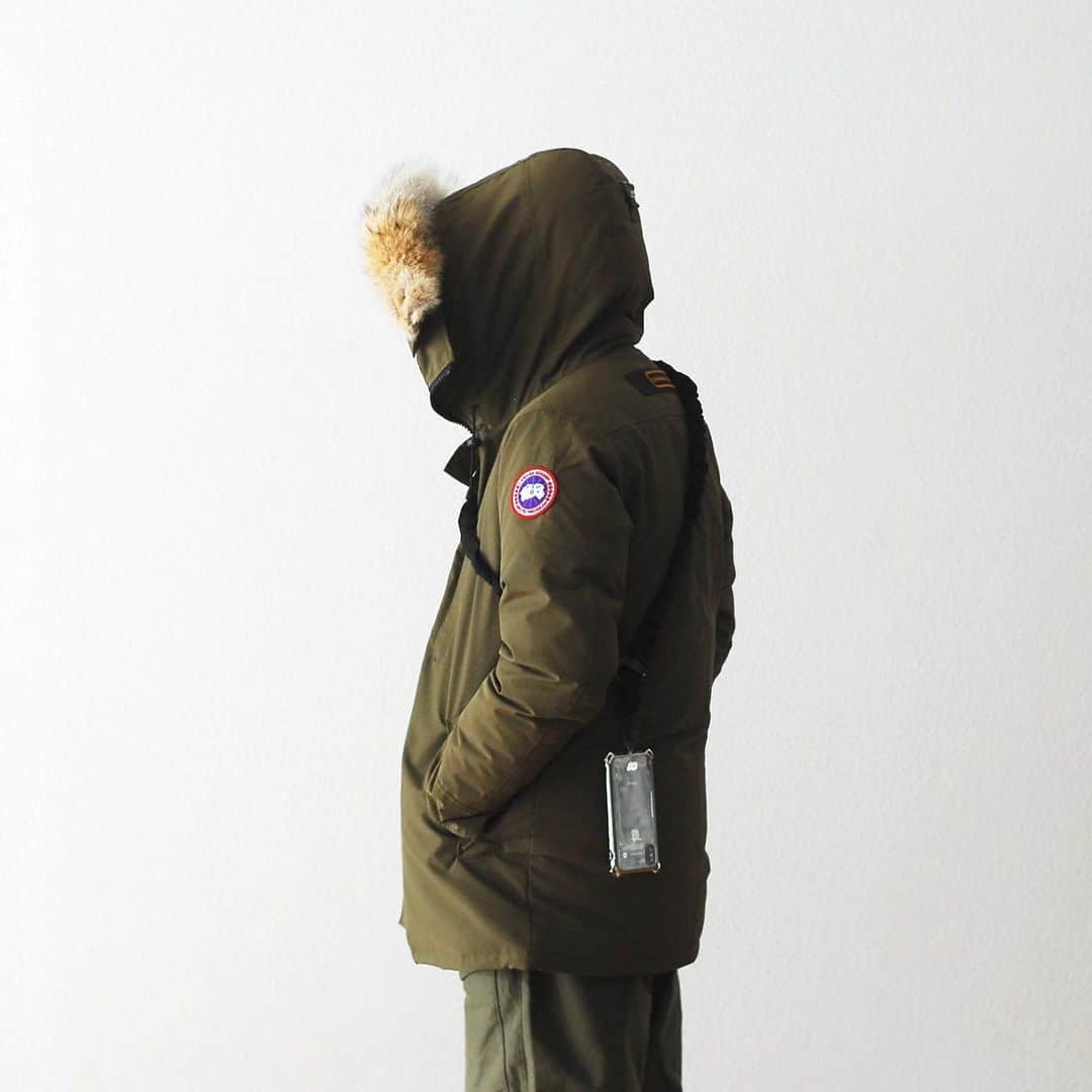 wonder_mountain_irieさんのインスタグラム写真 - (wonder_mountain_irieInstagram)「［#10倍ポイント開催中！］ CANADA GOOSE / カナダグース “CHATEAU PARKA FF” ￥129,800-  _ CANADA GOOSE の購入をご希望の場合は、 オンラインストアDigitalMountainの購入希望の商品ページからメールでご連絡下さい。 お電話でのお問い合わせもご対応させていただきます。 _ 〈online store / @digital_mountain〉 https://www.digital-mountain.net/shopdetail/000000008308/ _ 【オンラインストア#DigitalMountain へのご注文】 *24時間受付 *15時までご注文で即日発送 *1万円以上ご購入で送料無料 tel：084-973-8204 _ We can send your order overseas. Accepted payment method is by PayPal or credit card only. (AMEX is not accepted)  Ordering procedure details can be found here. >>http://www.digital-mountain.net/html/page56.html  _ 本店：#WonderMountain  blog>> http://wm.digital-mountain.info _ 〒720-0044  広島県福山市笠岡町4-18  JR 「#福山駅」より徒歩10分 #ワンダーマウンテン #japan #hiroshima #福山 #福山市 #尾道 #倉敷 #鞆の浦 近く _ 系列店：@hacbywondermountain _」12月18日 22時27分 - wonder_mountain_