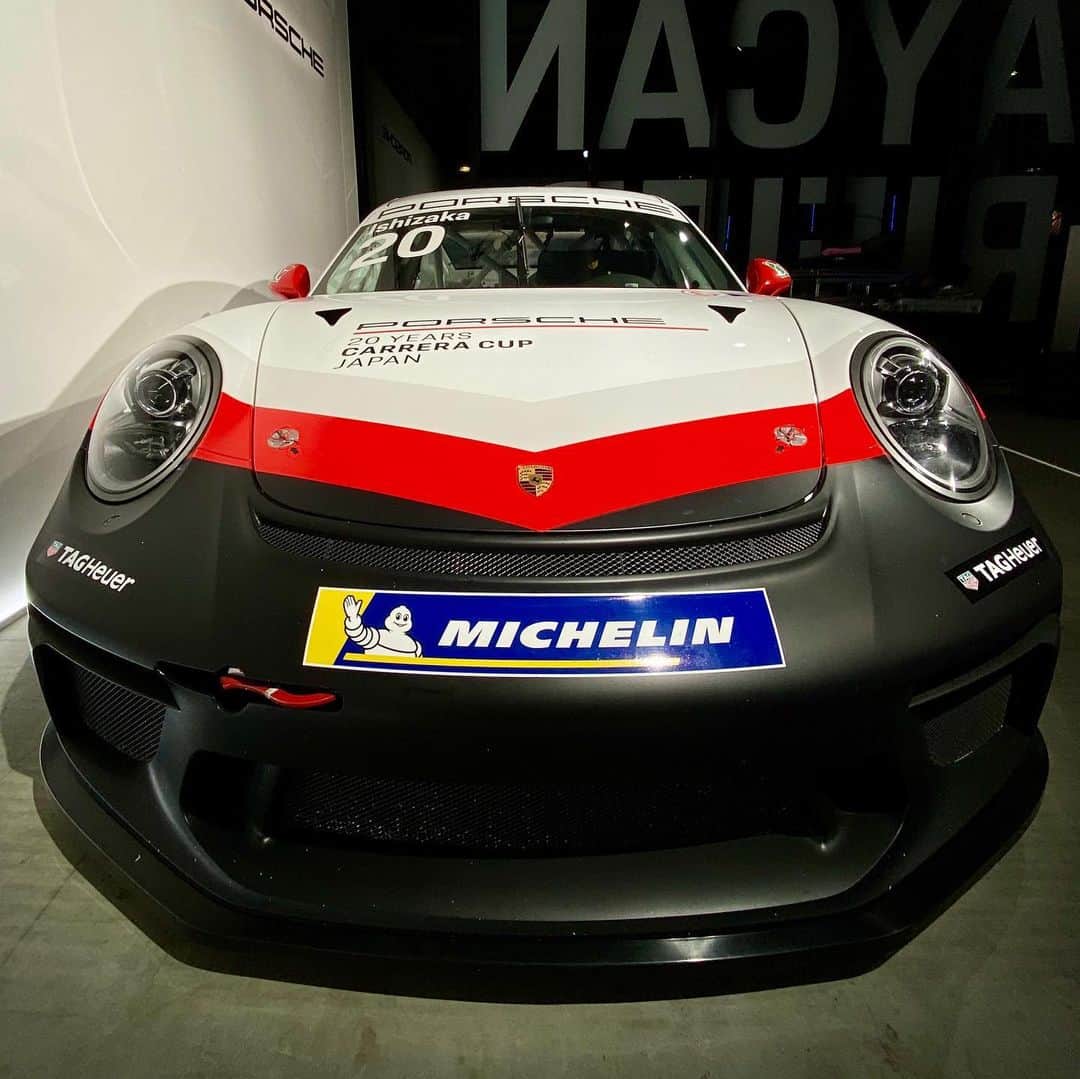 Porsche Japanさんのインスタグラム写真 - (Porsche JapanInstagram)「「Porsche Taycan Popup Harajuku」で展示中の”ポルシェ 911 GT3 Cup“。 市販の911 GT3 RSをベースに徹底的な軽量化を図り、最高出力485PSを発生する水平対向6気筒エンジンを搭載。 実際にポルシェカレラカップで使用され、通常はサーキットでしか見ることができない貴重な車両展示は12月19日(土)まで。  詳しくはプロフィールから特設サイトをチェック。  #ポルシェ #Porsche #タイカン原宿 #911GT3RS」12月18日 22時40分 - porsche_japan
