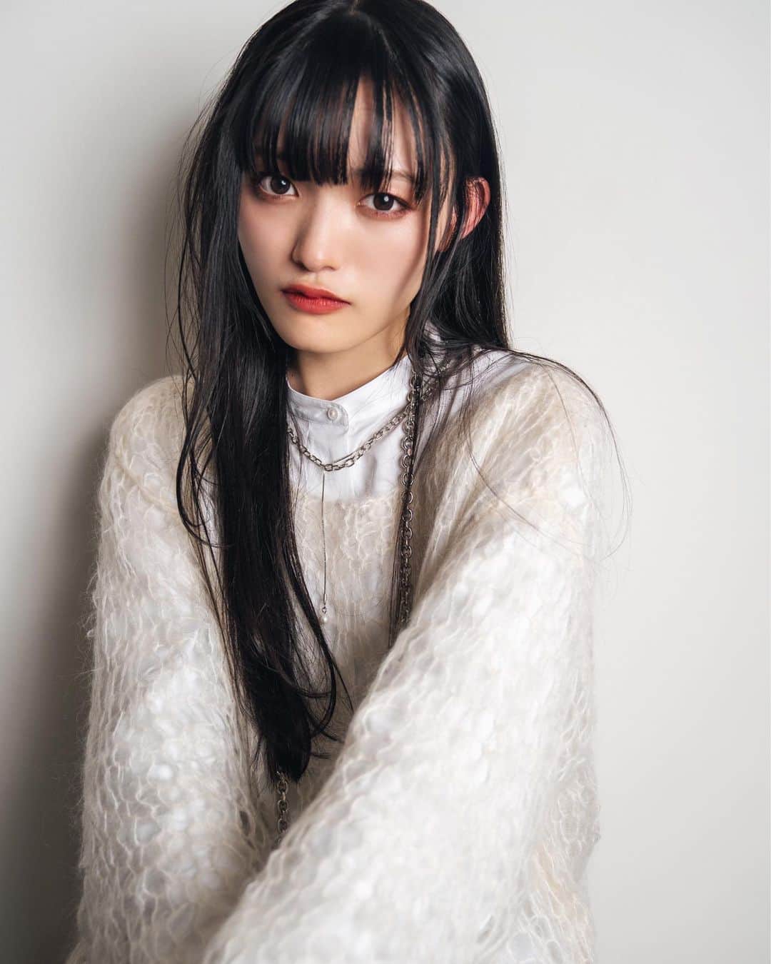 のインスタグラム：「.﻿ 🍥﻿ ﻿ ﻿ ADDICTIONのピンクラメのアイシャドウ(ザ アイシャドウ094)﻿ を目の下に入れるピンクメイク👁﻿ ﻿ ﻿ 冬になると必ずやりたくなる  めいめいのスーパーロング マジで可愛い、、」