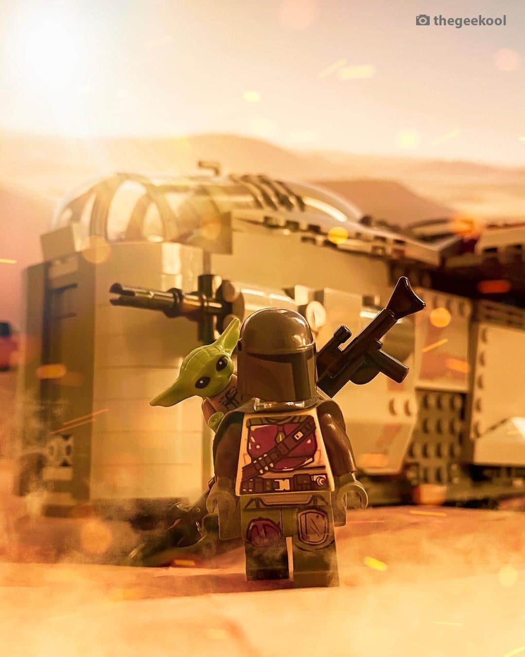 LEGOさんのインスタグラム写真 - (LEGOInstagram)「Season 2 may be coming to an end but our obsession isn’t. Lovely work 📸: @thegeekool 👏 👏 👏​  #LEGO #LEGOStarWars #TheMandalorian」12月18日 23時00分 - lego