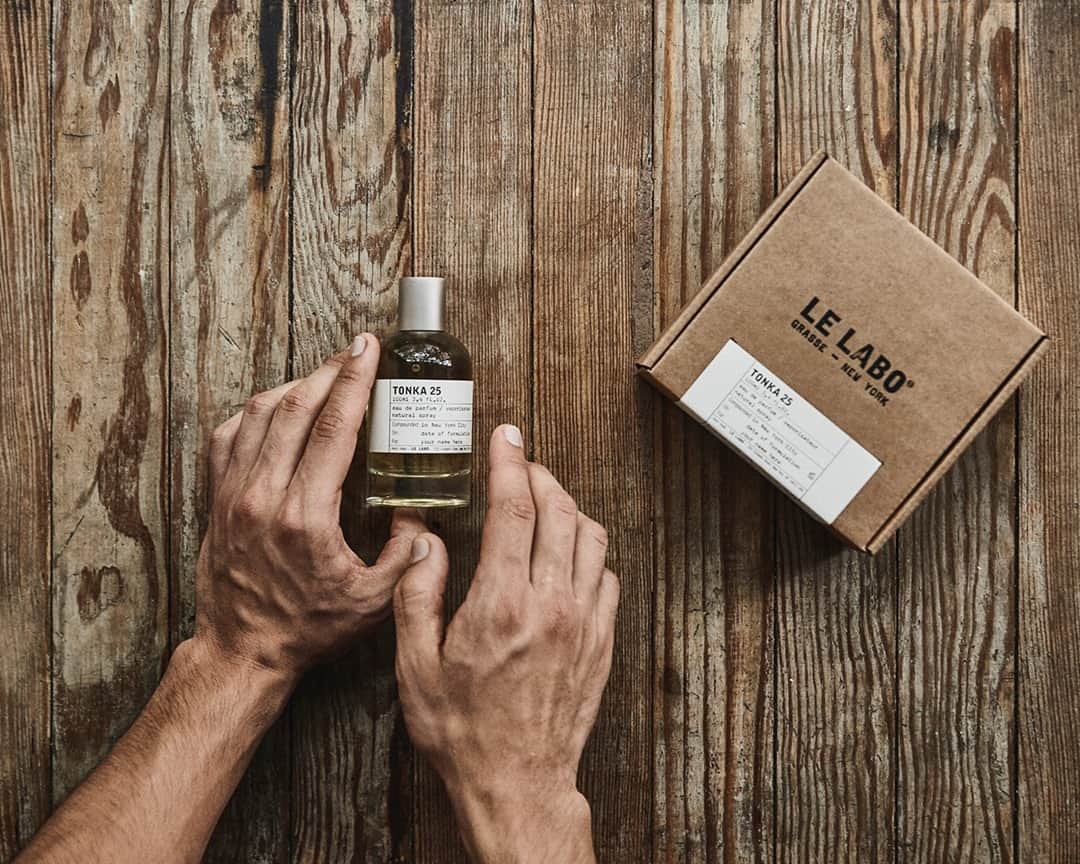 のインスタグラム：「Good, addictive, warm dark…summer underwoods sprinkled with layers musk, sweetened with drops of vanilla… #Tonka25」