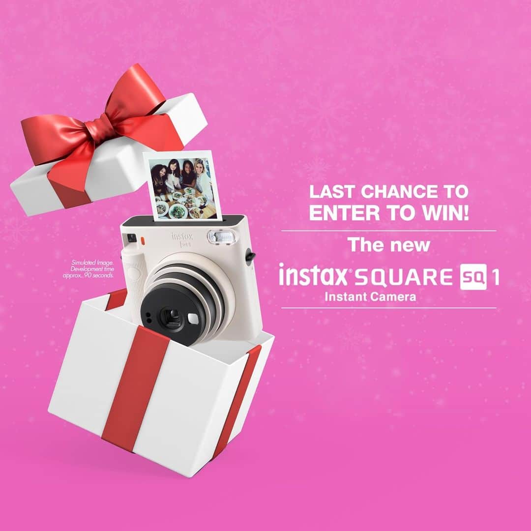 Fujifilm Instax North Americaさんのインスタグラム写真 - (Fujifilm Instax North AmericaInstagram)「🚨Final Days INSTAX FAM!🚨 Don't miss your chance to win a SWEET #instaxsquaresq1. Here's how to enter:   ✔️ Like the post ✔️ Comment #instaxholidaysweepstakes below and TAG A FRIEND! ✔️ Complete your entry by following the link in our bio!  Must be 16 or older to enter and a resident of the US or Canada.」12月18日 23時01分 - fujifilm_instax_northamerica