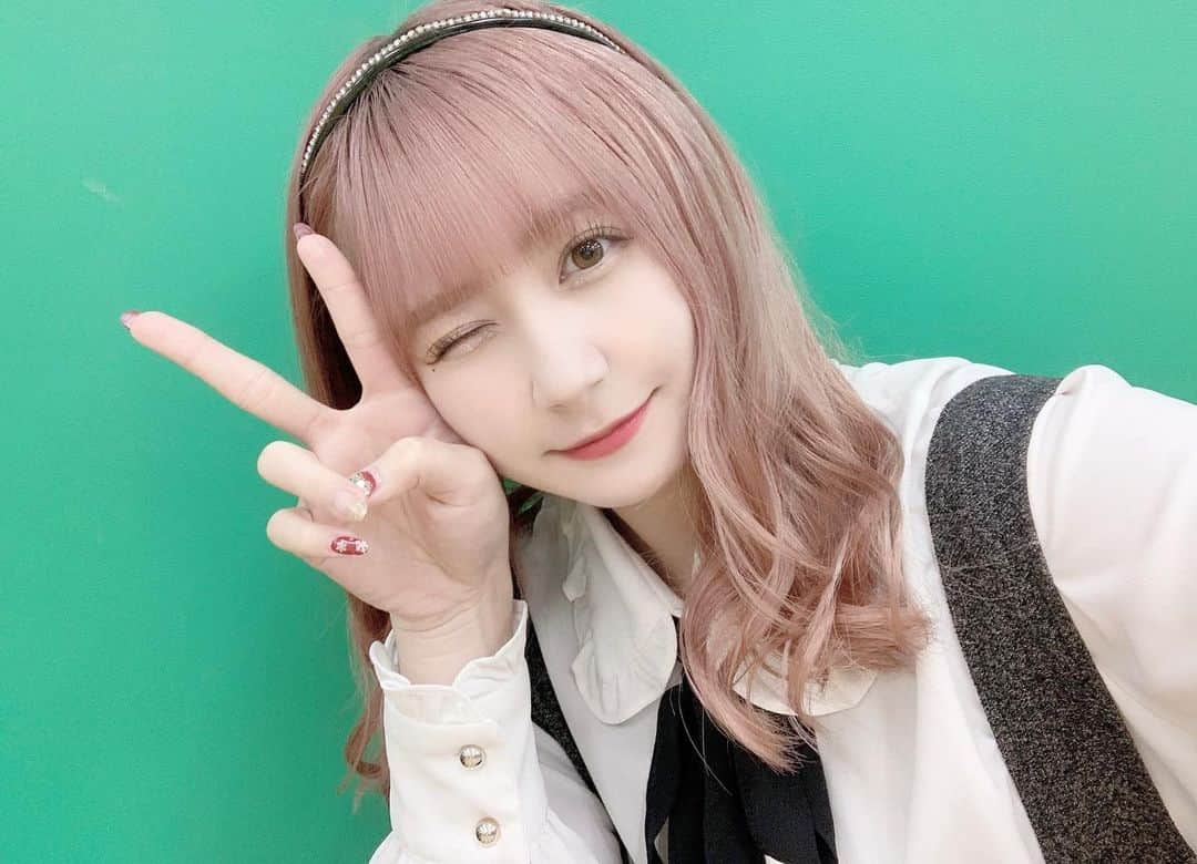 兼次桜菜さんのインスタグラム写真 - (兼次桜菜Instagram)「ピ✌🏻」12月18日 23時03分 - kaneshisana