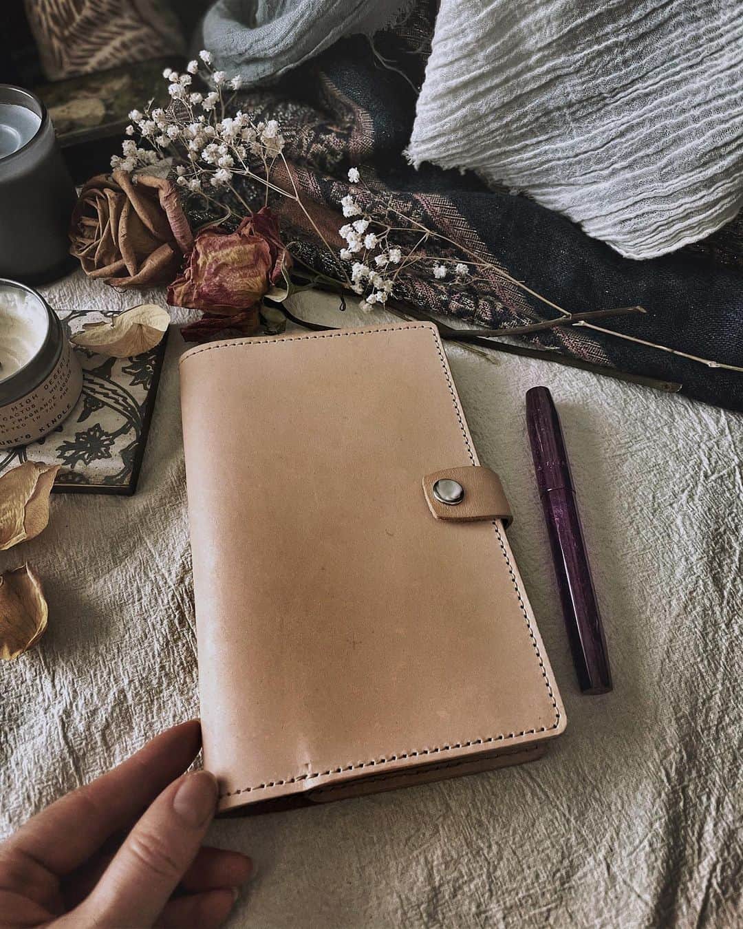 Catharine Mi-Sookさんのインスタグラム写真 - (Catharine Mi-SookInstagram)「A hearty welcome to the weekend and a commencement of a new bullet journal with the theme of wellness, growth and joy as we greet an upcoming solstice and new year ahead. My first pages are penned with a list by my favorite boundary expert @nedratawwab whose grounding posts I look forward to reading daily. This one is called Intentions For 2021: . • I am resting more. • I am not allowing anyone to talk me into reviving unhealthy relationships. • I will not question my gut; I will listen closely the first time. • I will take chances in my best interest. • I am not sharing my joy with people who won’t reciprocate my energy. • I will combat my tendency to personalize my experiences with others. • I will say “no” instead of pacifying people by saying “maybe.” • I am showing up as my full, authentic self, no matter the setting. • I am leaning more into my needs and tending to myself. • I am giving up on convincing people about who I am. . Intentions for 2021 list by @nedratawwab. . . Do any of these resonate with you? Which ones? . . . . Creative space: Model 46 SE Blackberry Fountain Pen @franklinchristoph. B6 Leather Notebook Cover @coalcreekleather. B6 Notebook @soumkine. Ephemera & stamp @kiroku.studio. . . . . #bulletjournal #bulletjournalideas #journal #franklinchristoph #fountainpens #selfcaredaily #nedratawwab #coalcreekleather #soumkine #wellnesslifestyle #wellnessjourney #cozyaesthetic #darkacademia #morningpages #bujoideas #plannercommunity #journalinspiration #penmanship #daysofsmallthings #darkandmoody #beautyofstillmoments #hyggelife #yearofcreativehabits #thedailywriting」12月18日 23時11分 - catharinemisook