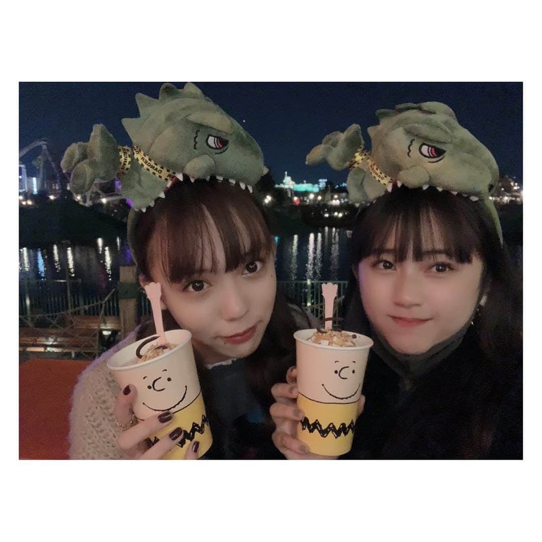 桜井美里さんのインスタグラム写真 - (桜井美里Instagram)「・﻿ ﻿ ﻿ ﻿ ﻿ 大阪旅行2日目は、 USJに行ってきました🦖💞﻿ ﻿ ﻿ この日はびっくりするくらい天気が良くて﻿、アトラクションもたくさん乗れて満足！！！﻿ ﻿ どれもほんとすごくて感動したな🥺﻿ ﻿ 特にザ・フライング・ダイナソーは﻿ 乗る前心臓バクバクしててやばくて、﻿ しかも1番前だったからこわかったんだけど﻿乗ってみたらすっごい楽しかった‪‪❤︎‬﻿ ﻿ ﻿ ﻿ 一日が本当にあっという間で﻿ また絶対遊びに行きたい！！！﻿ ﻿ ﻿ ほんと楽しかった😂﻿ ﻿ ﻿ ﻿ ﻿ #usj #ユニバーサルスタジオジャパン  #ユニバ  #ユニバフード  #大阪旅行 #感動 #思い出 #最高 ﻿ ﻿」12月18日 23時14分 - mippi__0418