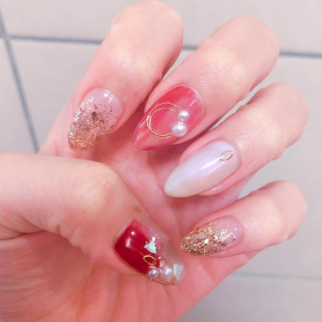 YUKINAさんのインスタグラム写真 - (YUKINAInstagram)「💅🏻💓💅🏻✨💅🏻﻿ ﻿ #new #newnail #nail﻿ ﻿ ﻿ LIVEまで #後2日 💎+°﻿ もうほんとにもうすぐですね🙈💓﻿ ﻿ 今日は,LIVEに向けて...﻿ ﻿ ネイルを変えてきました💅🏻✨﻿ ﻿ ﻿ 遠くからでも分かるように濃いカラーと﻿ ステージで映えるようにキラキラにしました✨﻿ ﻿ ﻿ LIVEがほんとに楽しみです😍😍😍﻿ ﻿ ﻿ ﻿ ﻿ ﻿ ﻿ ﻿ ﻿ ﻿ #オリックス #Bs2020 #BsGirls #プロ野球﻿ #baseball #ORIX #buffaloes #野球女子﻿ #公式 #official #followme #オリ姫 #live﻿ #342 #YUKINA #yukina_342 #pink﻿ #メンバーカラー #ピンク #Bsグッズ﻿ #アクロバット #アクロバット女子﻿ #巻き髪 #巻き髪ロング #ロングヘア #赤髪」12月18日 23時18分 - yukina_bsgirls_342