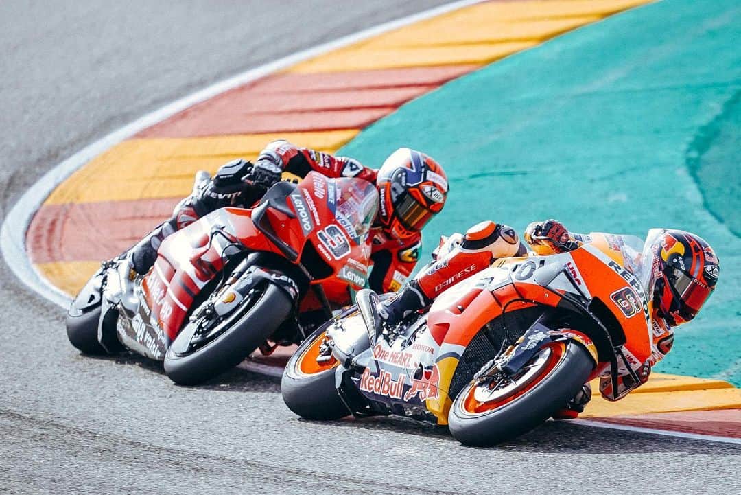 レプソル・ホンダのインスタグラム：「#TheYearThatWas - #TeruelGP ⠀⠀⠀⠀⠀⠀⠀⠀⠀ A strong return to the points for @stefanbradl6 as he hit his form again. @alexmarquez73 went down fighting, a first DNF of the year.」