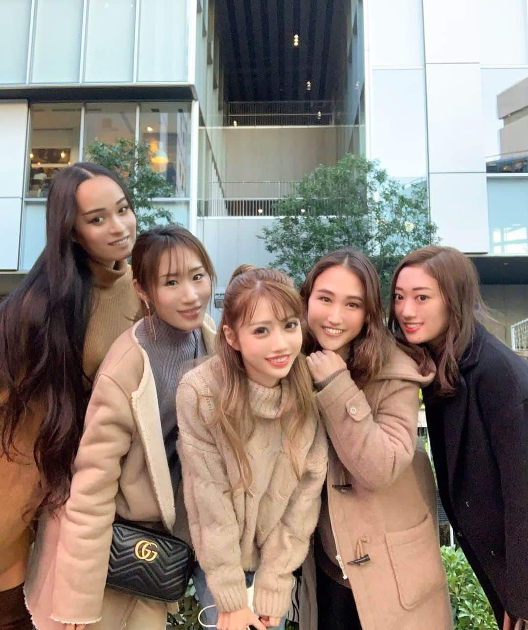 MARIEのインスタグラム：「みんなで渋谷に集まった日💋 みんな集まってくれてありがとー！ みおと幹事お疲れ様🥺💜 #渋谷 #shibuya #渋谷スクがランブルスクエア #friends #thankyou  #西麻布ではない」