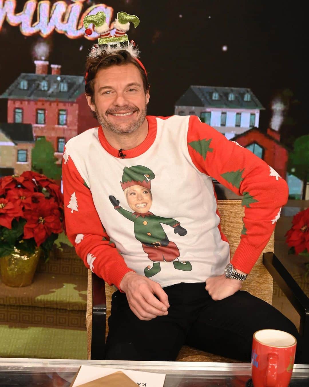 ライアン・シークレストのインスタグラム：「Have yourself a very Kelly Christmas!」