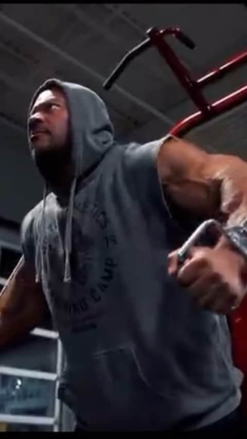Phil Heathのインスタグラム：「Thankful for it all, but most importantly I am truly grateful for this birthday to fall upon the Mr Olympia prejudging. I am ready to make my mark and tonight I bring forth a greater mind, body and spirit. The journey has always been filled with challenges and with everything that has transpired over the last two years, I'm ready to show just how much I have elevated in life. Thank you all for the messages and look forward to completing my mission starting tonight!  🎥 @originmediaco」