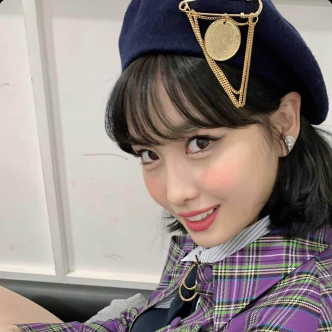 モモさんのインスタグラム写真 - (モモInstagram)「this look was so cute 🥺❤️  -  #MOMO #트와이스 #모모 #平井もも #もも #TWICE」12月19日 0時22分 - momojype