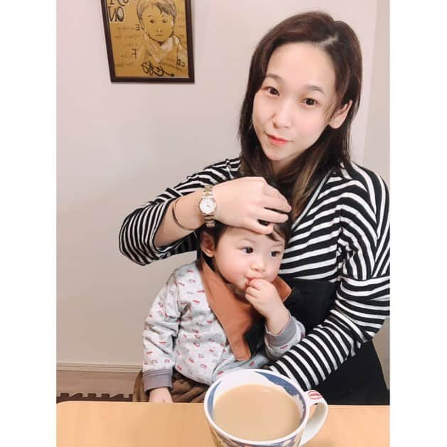 世手子さんのインスタグラム写真 - (世手子Instagram)「I get the strongest drowsiness every day💤 Coffee time while raising children koffie☕️✨ Healed by Daniel Wellington's watch⌚️(o^^o) @danielwellington #ダニエルウェリントン の #腕時計 と共に #カフェラテ 飲みながら #ホッとドリンク ☃️ #クラウドファンディング挑戦中 です！！ なんとか夢の100%まで後少し！ 最後まで諦めずに頑張ります🔥🔥🔥 CD #レコーディング 作業の日々ー そして育児の日々ー ね、眠いww そんな時は#コーヒータイム で #ダニエルウェリントン時計 に癒されます✨ 今年も後わずかアレンジ頑張るぞ💪💪💪 #DWクリスマス の #クリスマスギフト はアクセサリーとセットは本当に可愛くて目の保養になる⭐️ 今年のクリスマスは レコーディングと時間の戦いだなー やっぱり素敵な時計は、重要(*´∀｀*) Daniel Wellingtonクリスマスキャンペーン実施中✨✨ お得なクーポンコードも発行してもらったので見てね☆〜（ゝ。∂） 🎄公式サイトhttps://www.danielwellington.com/jp/やDW直営店舗にて二点以上お買い上げで25％OFFになります！全品対象！ 🎄特別ギフトラッピングも無料提供！ 🎄15％OFFクーポンコード【rojide2020】の併用でさらにお得！ #クリスマスギフト #自分へのご褒美  #お得なオファー #クリスマスギフト #最高のプレゼント #大切な人へ #お揃いアイテム #タイムレス #シックなスタイル #優雅で上品 #抜群の存在感  #あらゆるシーンにマッチする万能モデル #さりげない高級感 #洗練さ #エレガント #@meeeeme_official」12月19日 0時33分 - rojide