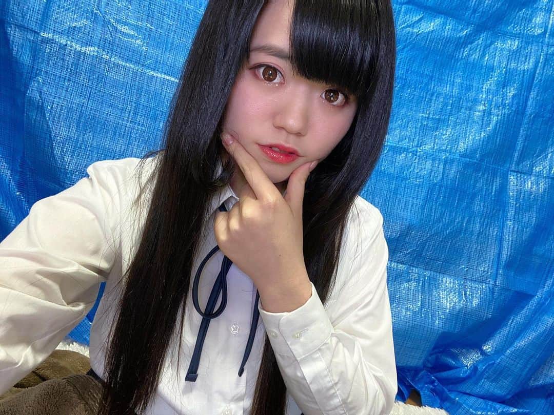 花咲希音さんのインスタグラム写真 - (花咲希音Instagram)「制服好きな人ー！   #制服 #偽女子高生 #女子高生 #来月 #22歳 #童顔 ？#ロリ系 ？#脚フェチ #ミニスカート #脚 #グラビア #グラドル #黒髪ストレート #girl #ぱっつん前髪 #前髪 #ぱっつん #アイドル #idol #ワールドエンドラヴァー #女優  #写真 #写真好きな人と繋がりたい #グラビア好きと繋がりたい #photooftheday #photography #actress #花咲希音 #自撮り#グラドル自画撮り部」12月19日 0時41分 - __n__o__n